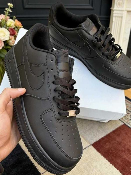 Nike Air Force 1 Low '07 Black R.43