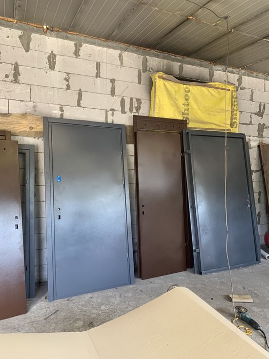 Двері за низькими цінами металеві вхідні техно