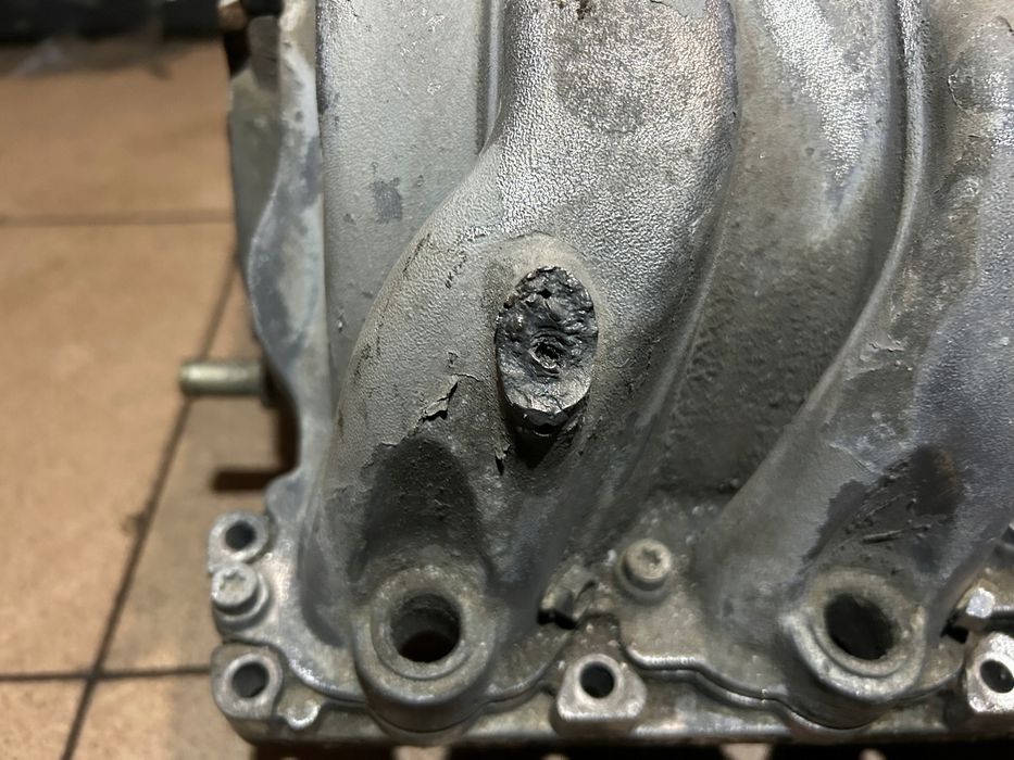 Kolektor ssący duża Przepustnica Audi A8 S8 D2 D3 A6 S6 C5 4.2 V8…