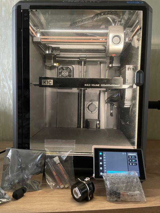 Creality K1C з додатковими деталями і екструдером