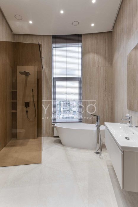 Продаж пентхаусу з терасою 181.3 м.кв. Печерськ.