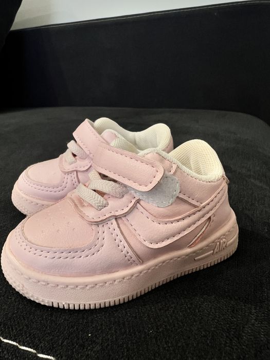 Чобітки та кросівки для дівчинки 20-18 розмір