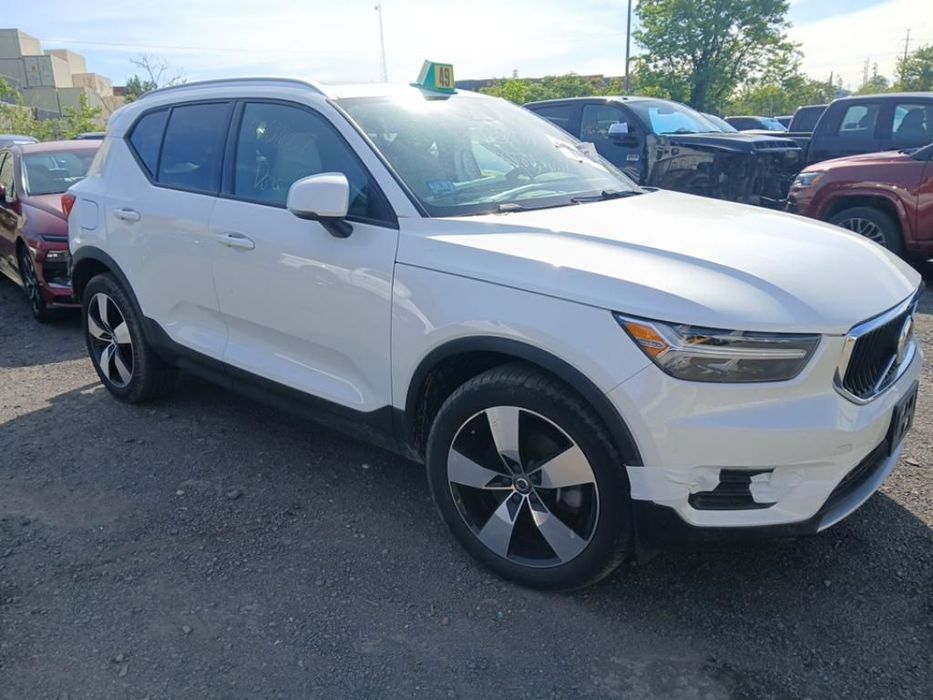 Volvo XC 40 T5 Momentum / Auto ZAKUPIONE w drodze / auto 24 lipca w Holandii