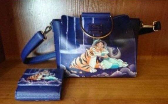 Комплект из сумки кросс-боди и кошелька Loungefly Disney - Jasmine Castle.