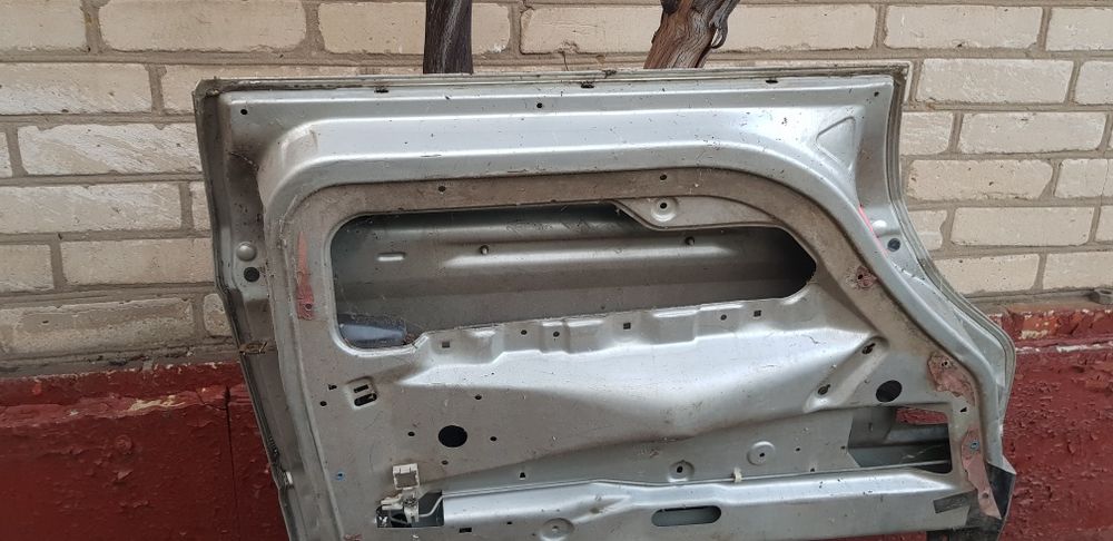 Двері двери задні Volkswagen Passat B3