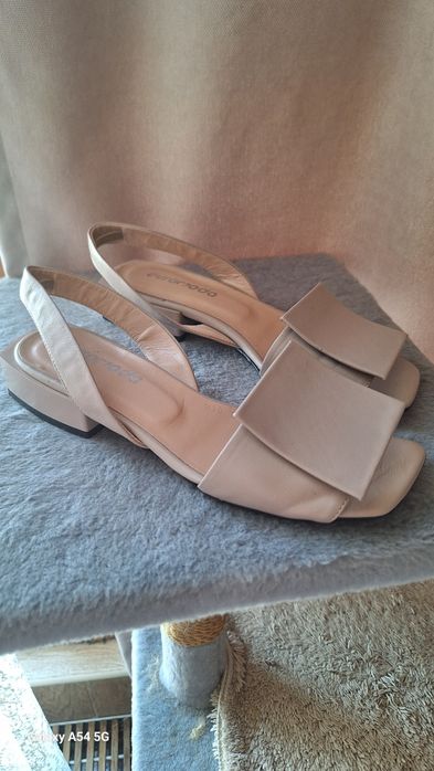 Босоножки кожа 38 р 800гр