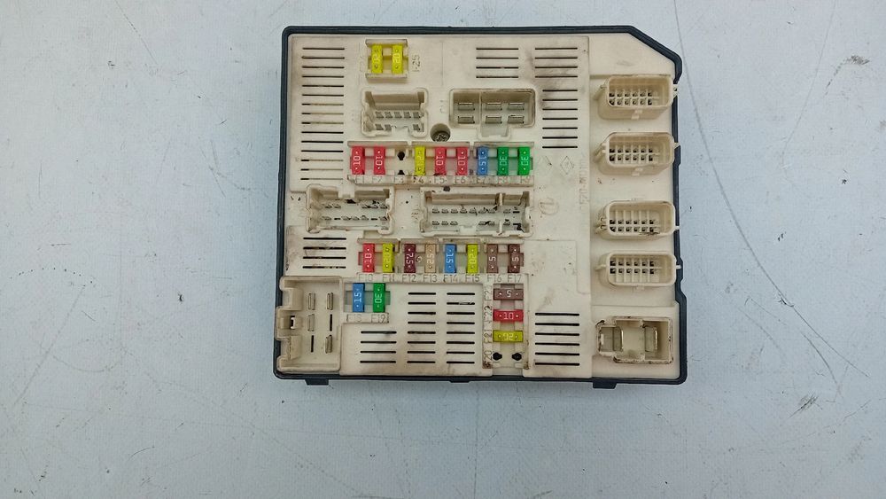 Caixa fusíveis / SAM / BSI RENAULT Megane III Grandtour (KZ0/1)