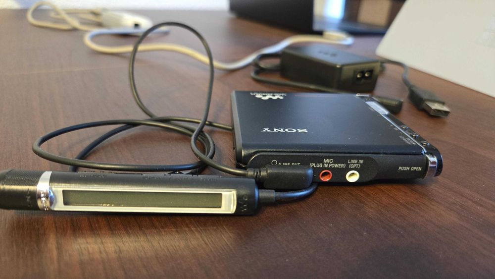 SONY MiniDisc RH1 walkman
