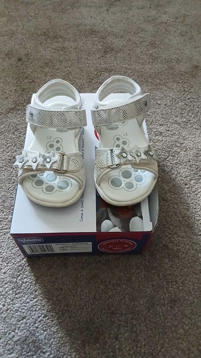 Sandalias chicco 21