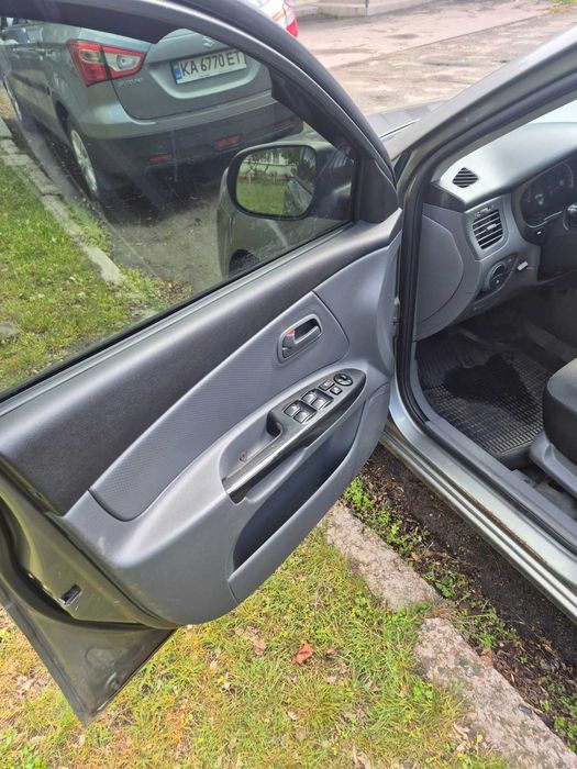 Продам KIA Rio II покоління, 2011 рік — 5300 $