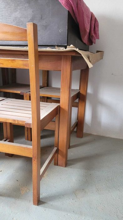 Mesa 4 cadeiras Madeira Bom estado