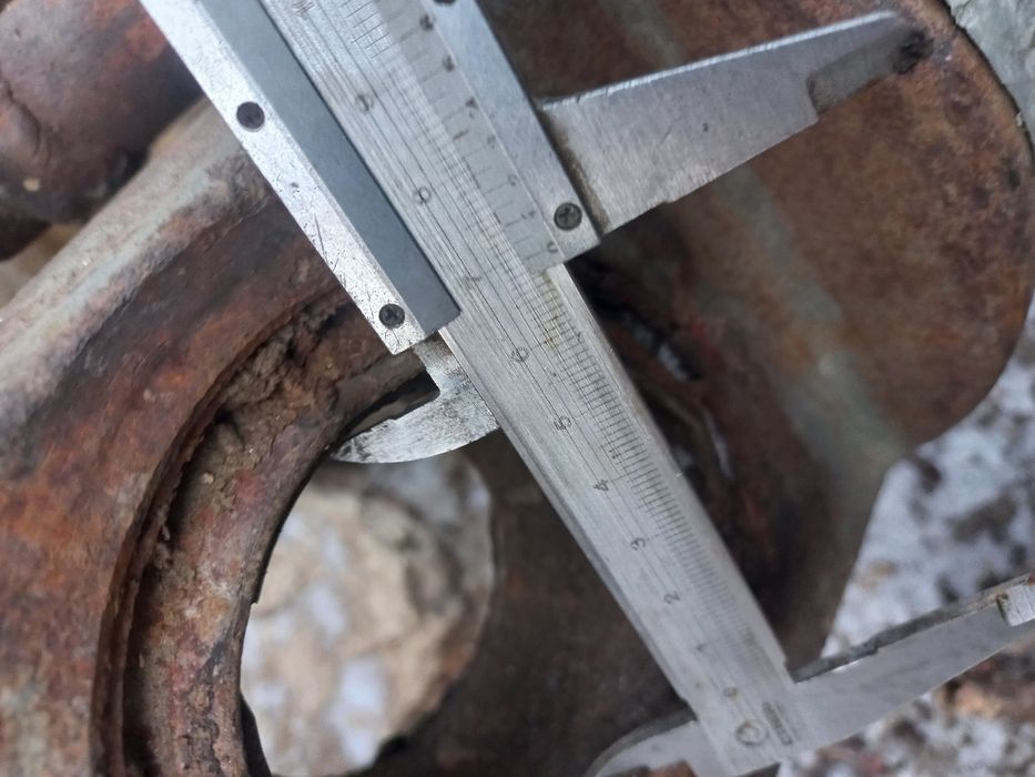 Гідроциліндр великій.