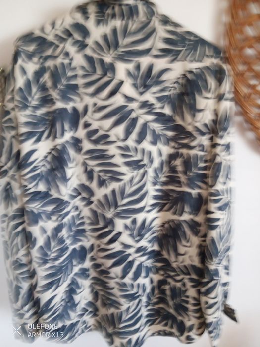 Camisa estampado folhas tamanho S mulher