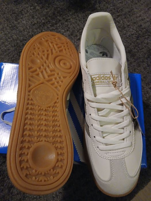 Tenis adidas spezial novos com etiqueta