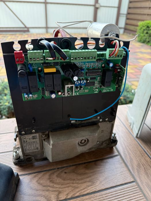 Продам привод для відкатних воріт CAME BX-78