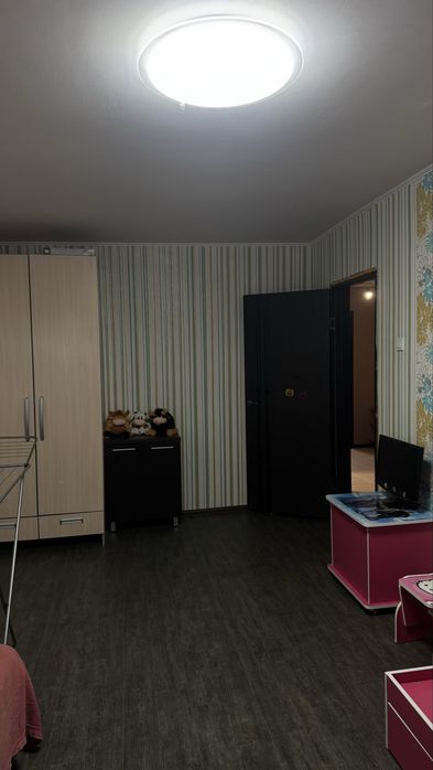 Продам 3х комнатную квартиру Живые и мертвые