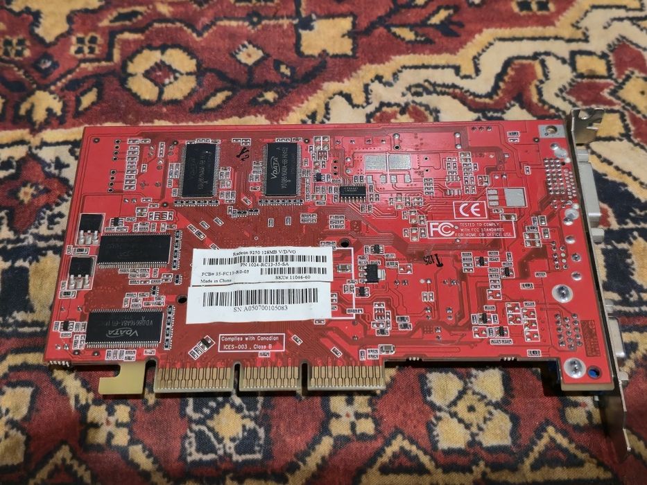 Radeon 9250, 128MB/128Bit 99,5% sprawna