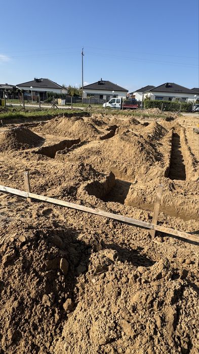 Usługi Minikoparką  Dostępni 7 Dni w Tygodniu