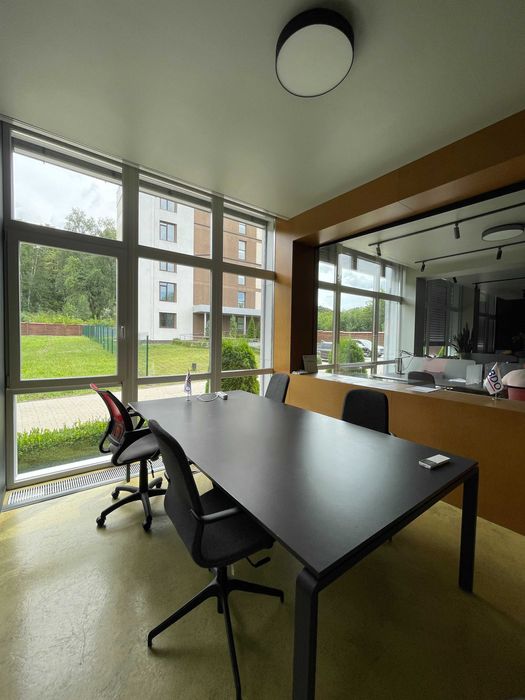 Продам Приміщення 1200 м.кв. + Офіс 200 м.кв. під Офіс/Клініка/IT