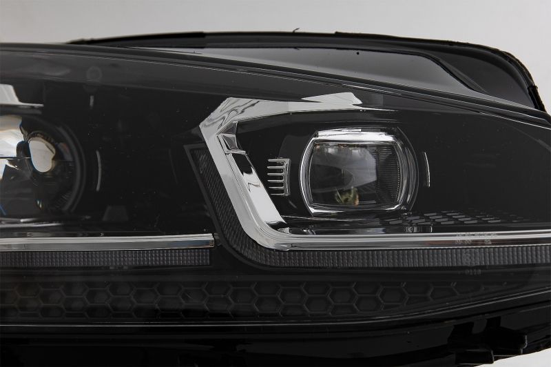 Faróis VW Golf 7.5 (2017 a 2020) Look GTI
