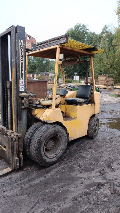 Wózek widłowy - Lansing Henley Limited