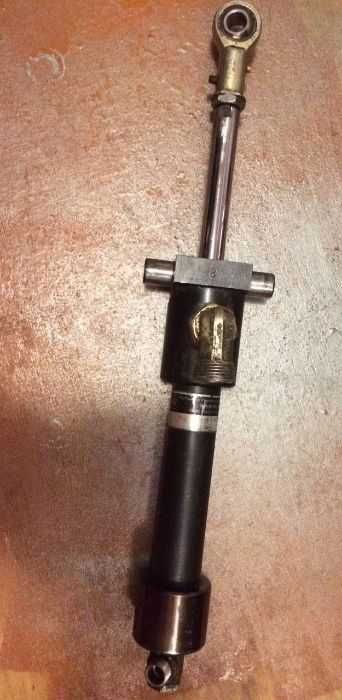 Гидроцилиндр 25*16*95 немецкий