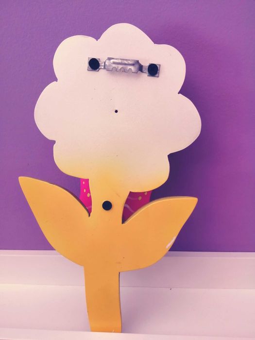 Decoração de parede (flor com borboleta) infantil