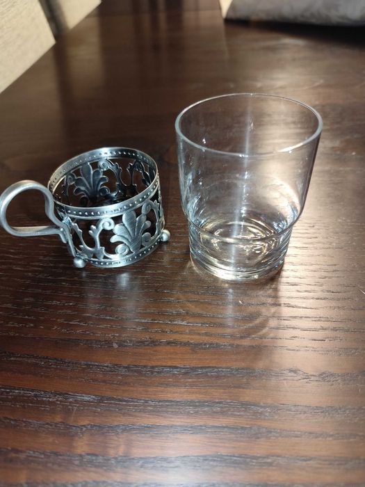 Six Glass Coffee Cups with Shell Decoration424444587347824641