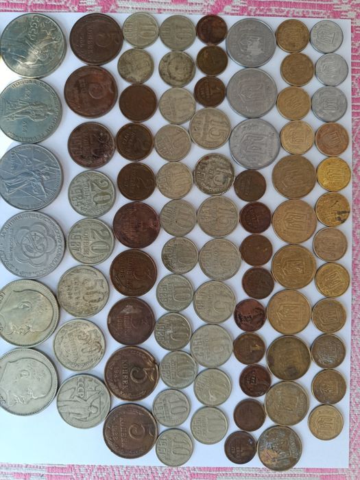 Продам колекцію монет та купюр  різних років