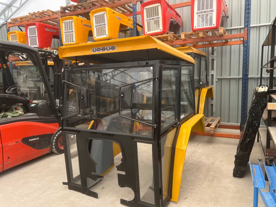 Kabina ciągnikowa Ursus C330 Ursus C360 MF235 T25 szyberdach siłowniki