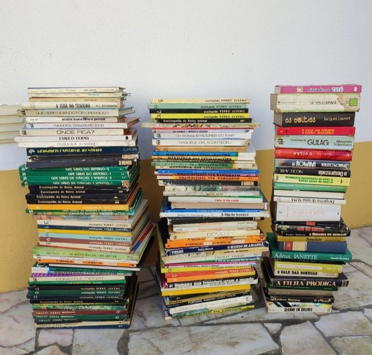 Livros enciclopédias diversos