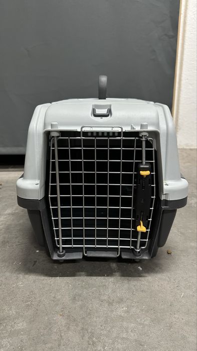 Transportadora IATA para cães e gatos – 48 × 31,5 × 31 cm