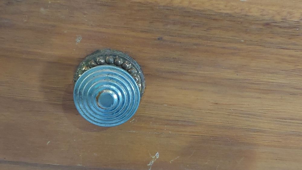 Vintage- Comoda com 4 gavetas
