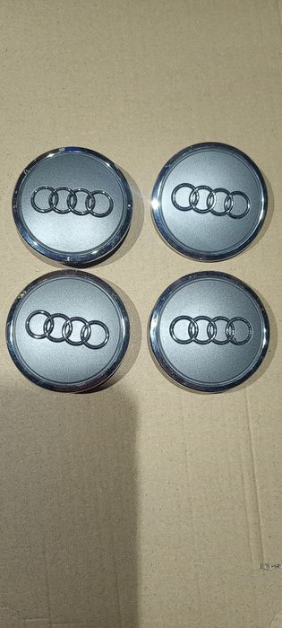 Центральные колпачки  диска Audi
