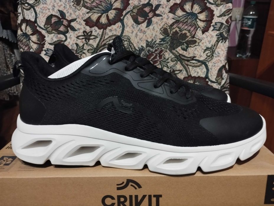 Мужские кроссовки