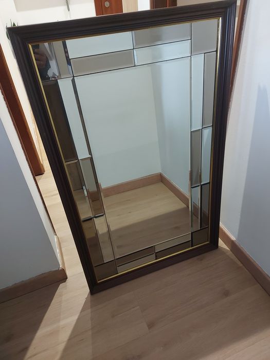 Espelho decorativo de sala de jantar   .