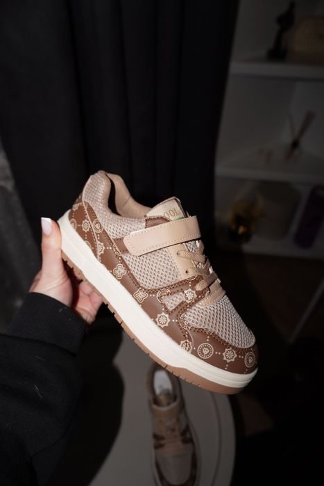 коричневі кросівки 21 см 35 розмір