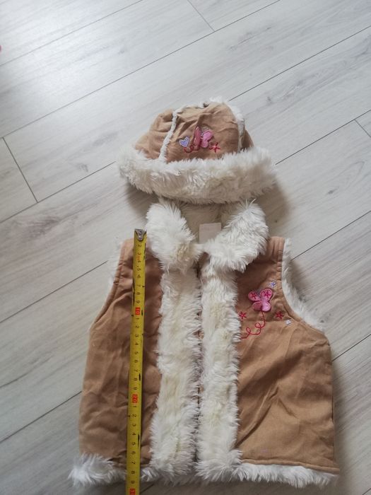 Bezrękawnik z czapką