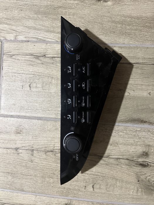 Блок климата Toyota Camry 70 LE