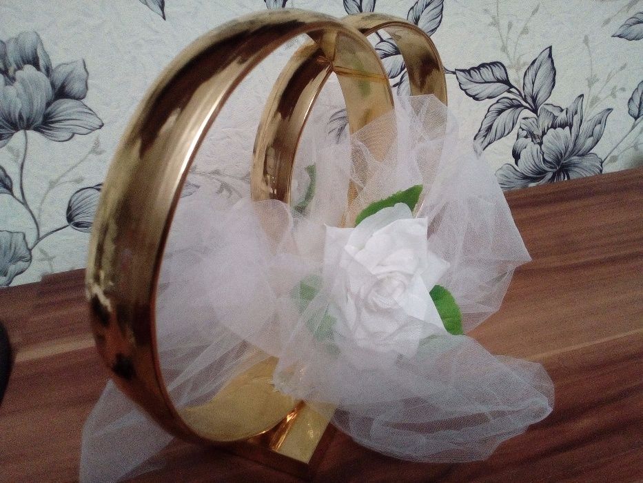 (300гр) Прокат свадебного украшения на машину.