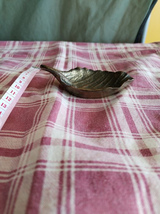 Taça folha em latão