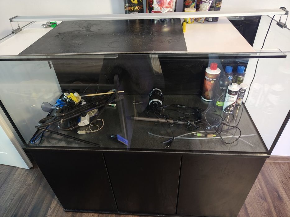 Sprzedam akwarium Malawi 300l