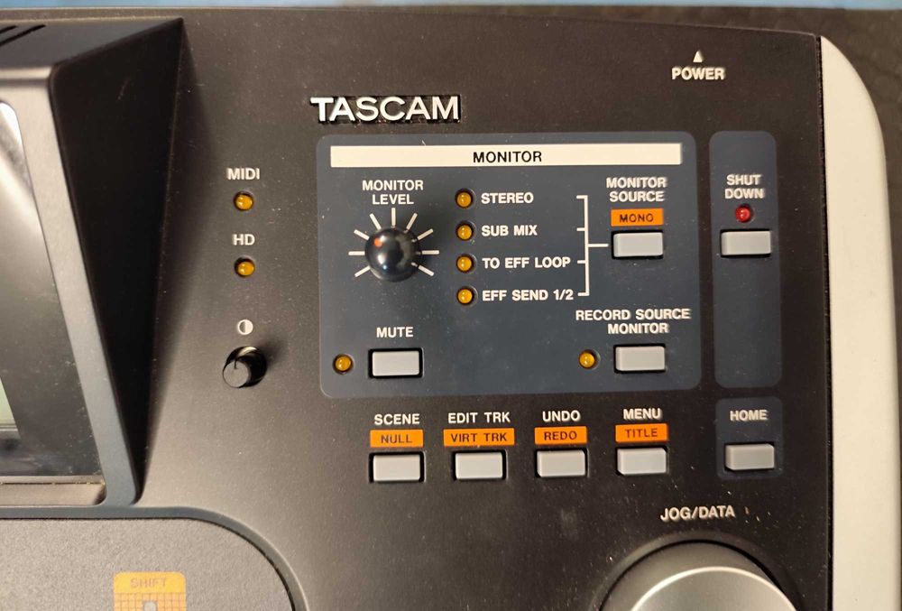 Mesa digital de gravação Tascam 2488 neo C/Nova