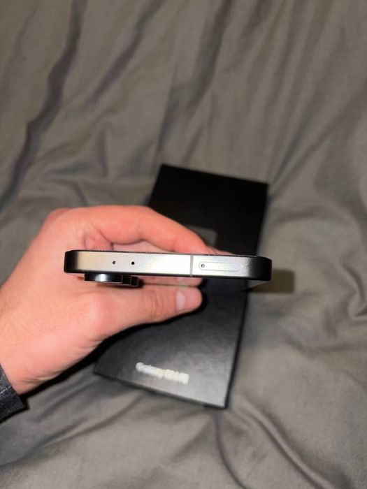 Samsung Galaxy S24 FE 256 GB – ідеальний стан