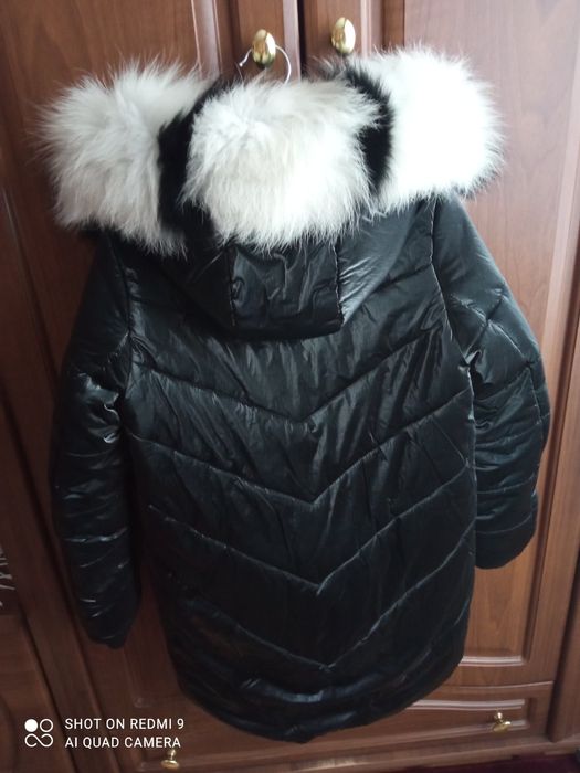 Зимова куртка на дівчинку