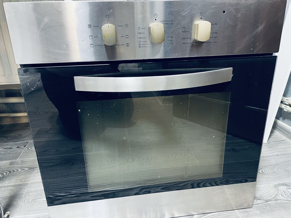 Вбудована духова шафа Pyramida F62TIX