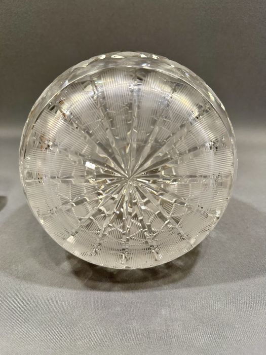 Stara, przedwojenna karafka krysztal