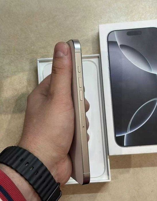 iPhone 16 Pro Max, 256 ГБ, SIM + eSIM