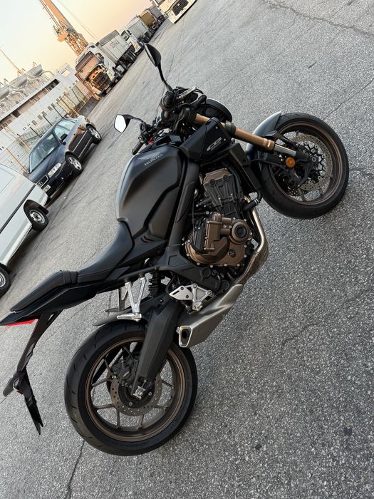 Honda CB650R E-CLUTCH 2025