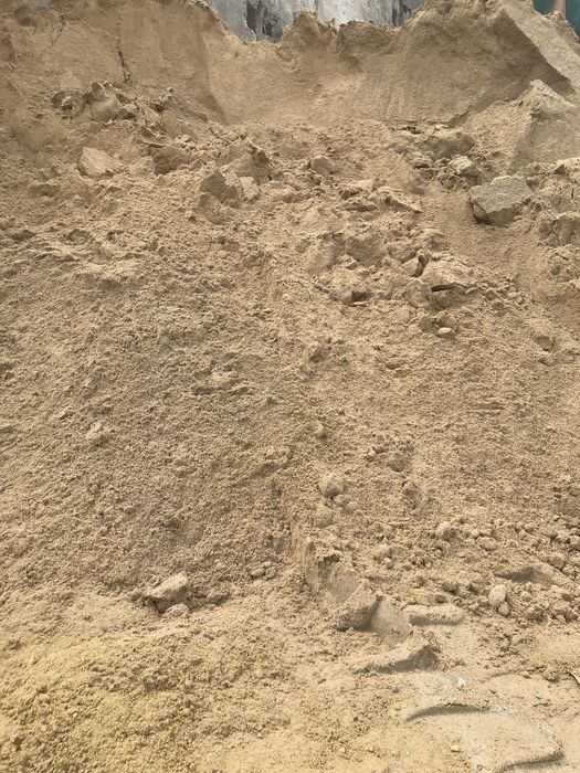 Песок  Щебень любой фракции.